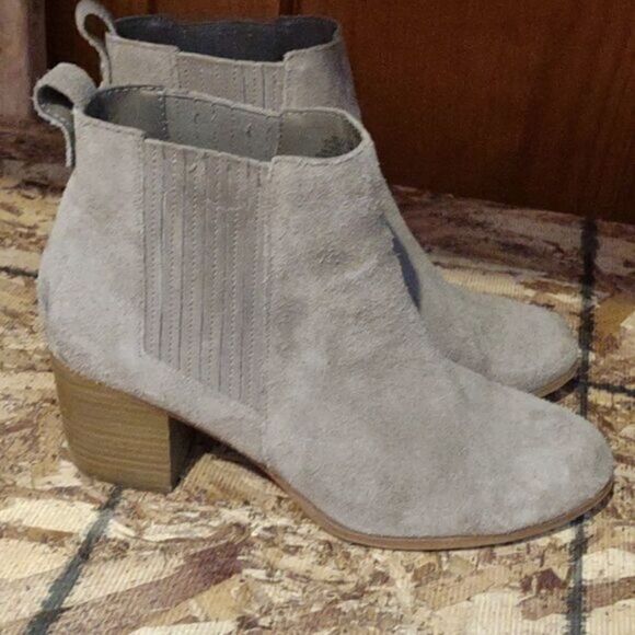 👍 Taupe Grey Suede Booties A4 - Picture 3 of 4